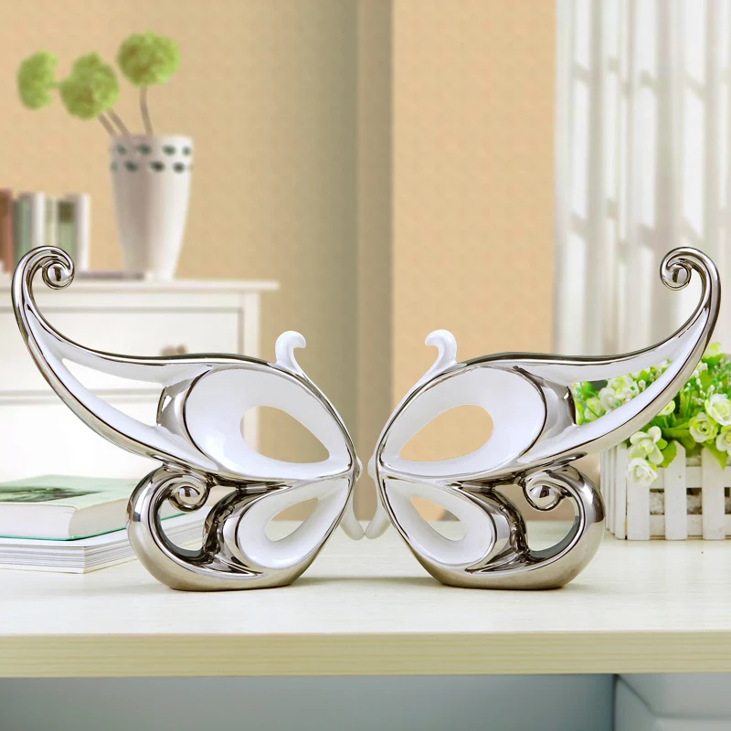 Innovative Porcelain Butterfly Figurine Ceramic Wings Statue Lovers Gift Craft Ornament for Valentine's Day and Wedding Decor |