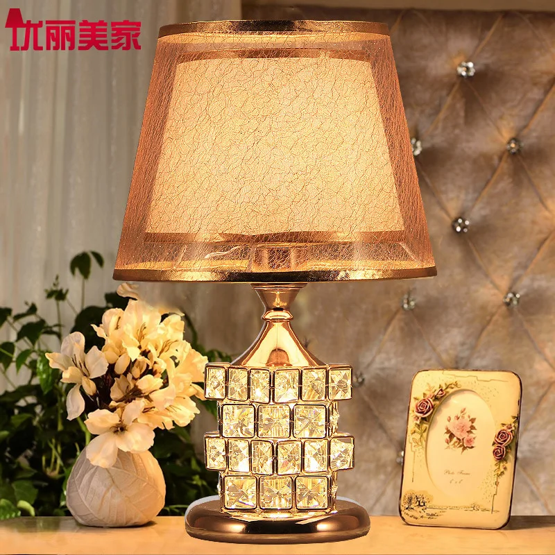 

YOOK Modern Crystal Table Lamp Lighting Up and Down Diamond Decoration Table Lamp Bedroom Charged Cube LED Table Lamp