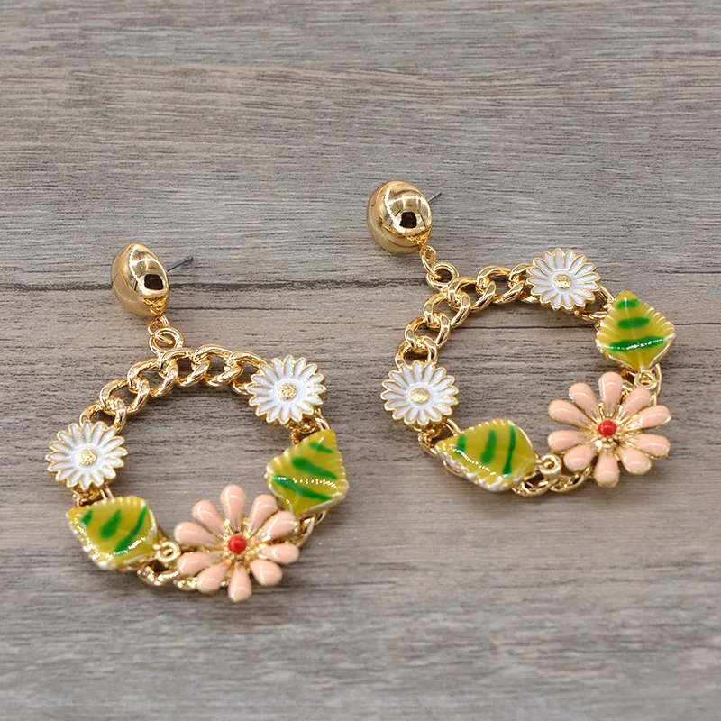 Classic vintage plant drop earrings for women