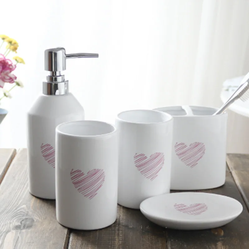 Wourmth Китай керамический набор для ванной комнаты 6 шт. с лотком фарфор креативный Фламинго свадебный подарок 5 шт. зубная щетка чашка жидкая бутылка - Цвет: 5pcs Heart