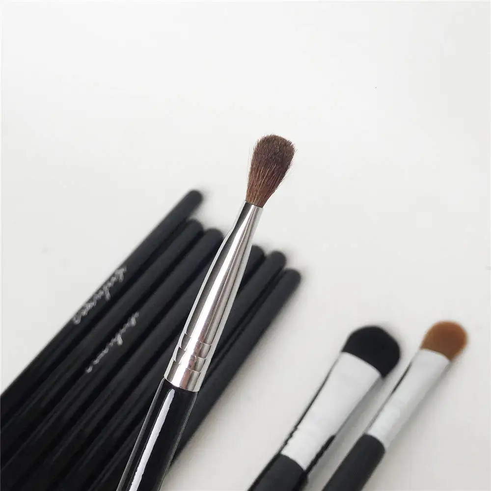 Sigma E70 MEDIUM ANGLED SHADING BRUSH _ 2