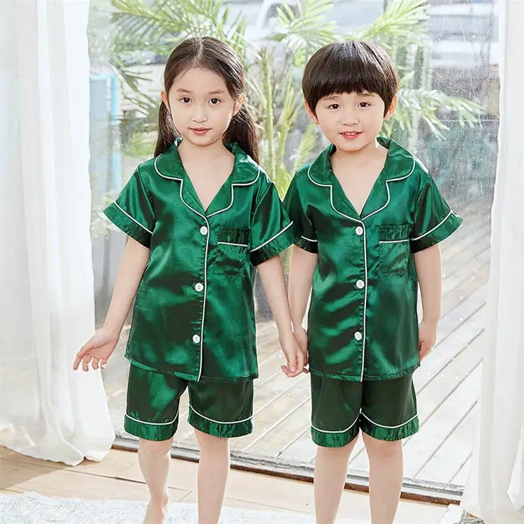 Новинка года; сезон лето; искусственный шелк; шелковые пижамы с короткими рукавами для маленьких мальчиков и девочек; детский домашний костюм - Цвет: Green