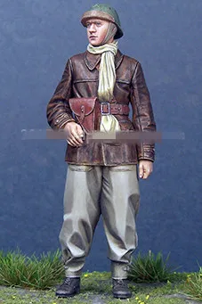 

1/35 Resin Figure Model Kits WW2 French Soldier Unassembled unpainted