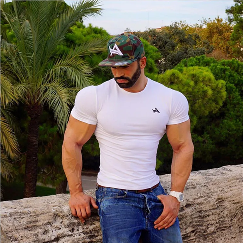 

Summer men's bodybuilding leisure T-shirt breathable, sweat and sweat, body-building T-shirt breathable suit.