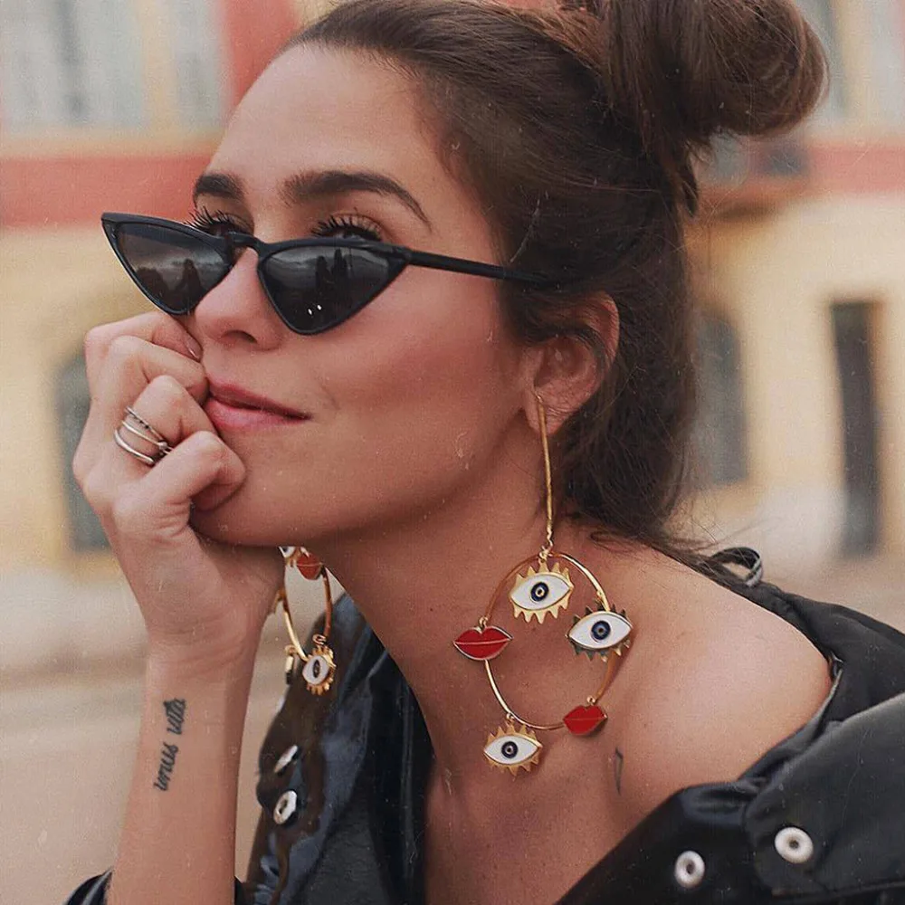 

Flawless Women Earrings Hollow Earrings Metal Alloy Jewelries Vintage Geometric Stylish Earring Fantasy Oorbellen Nice Bijoux
