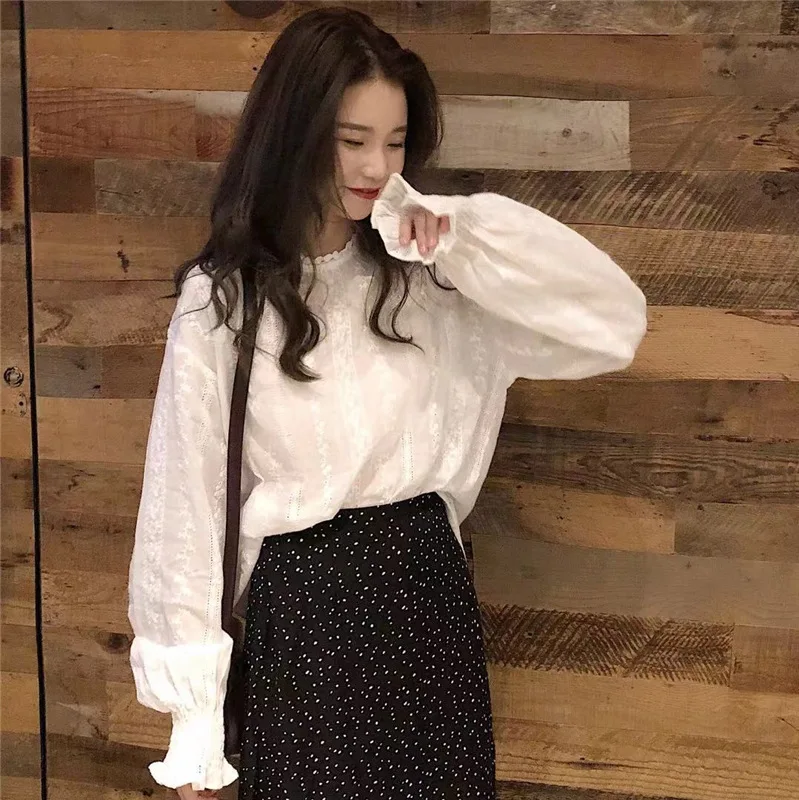 

Spring 2019 Korean Version Sweet Temperament Small Fresh Lace Hooked Round Collar Long Sleeve Shirt Lace Blouse Trend Women