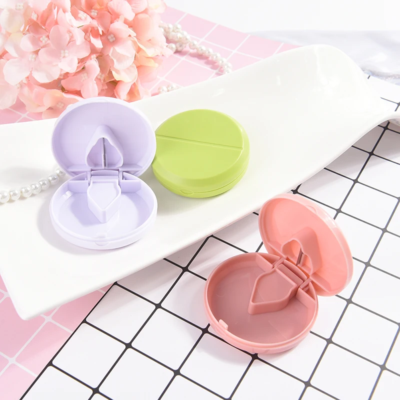 

1pc Pills Cutter Portable Splitter Divide Storage Case Medicine Cut Compartment Box Holder 3 Colors About 7*7*2cm