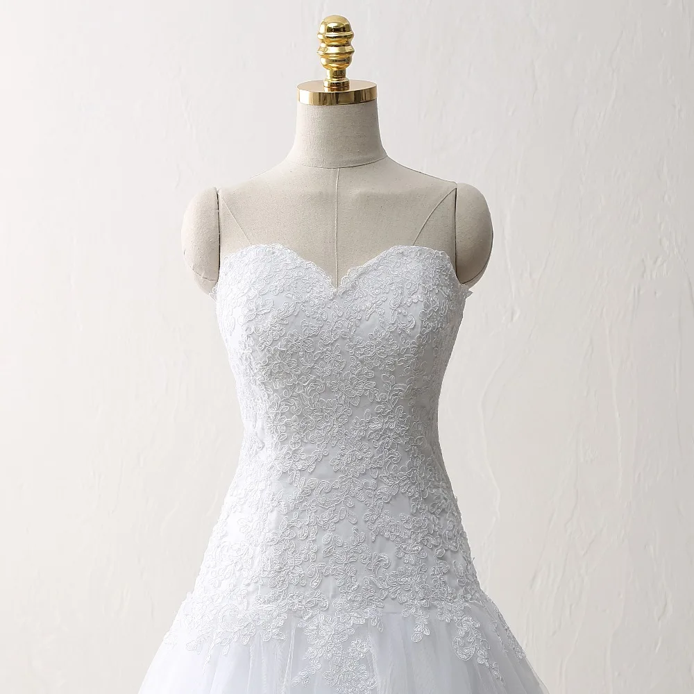 Elegant A-line Sweetheart Appliqued Tulle Lace Wedding Dress