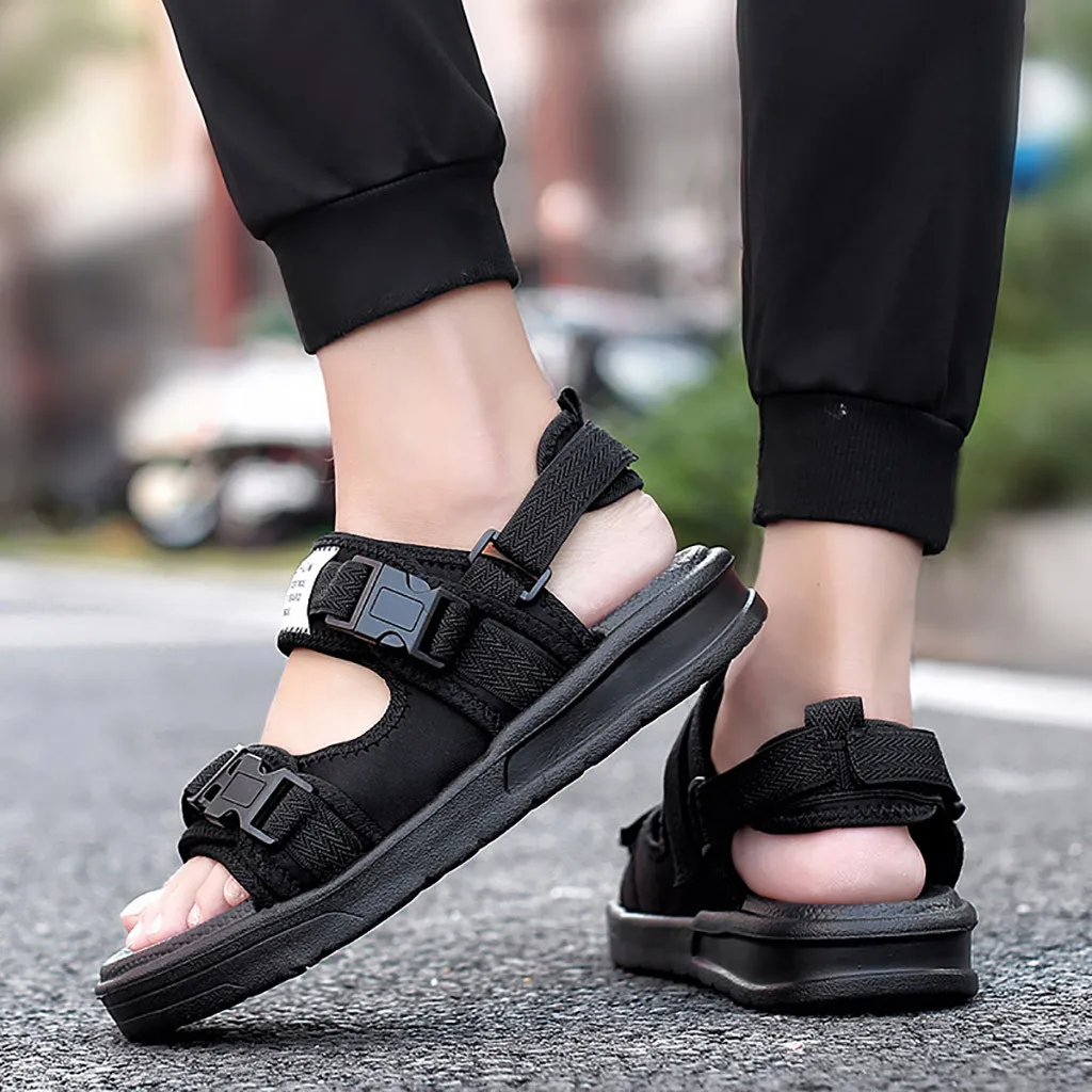 

2019 summer men's sandals Men's Casual Sandals Fashion platform Beach walking Shoes Sandals Anti-Slip Buckle Sandals Slippers