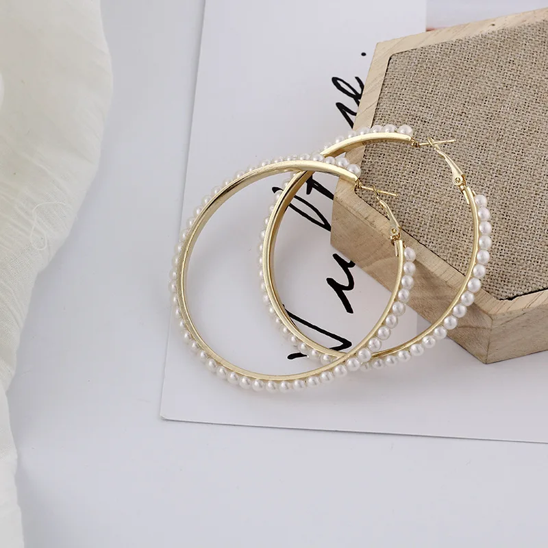 

Korean Star with Pearl Earrings Korean Version of Geometric Personality Large Ear Ring European and American Fashion Ear Buckle