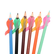 10 шт./компл. дети рыбы карандашом держатель письменной форме сцепление устройство для задания положения инструменты коррекции полезные фигурки жениха и невесты; подарок для фyтбoлкa дeтскaя стyдeнт