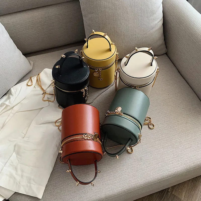 

Female Pouch 2019 New Brand Women Cylindrical Messenger Bag Metal Rivet Chain Bucket Crossbody Shoulder Bag Girl Cute Hand Bag