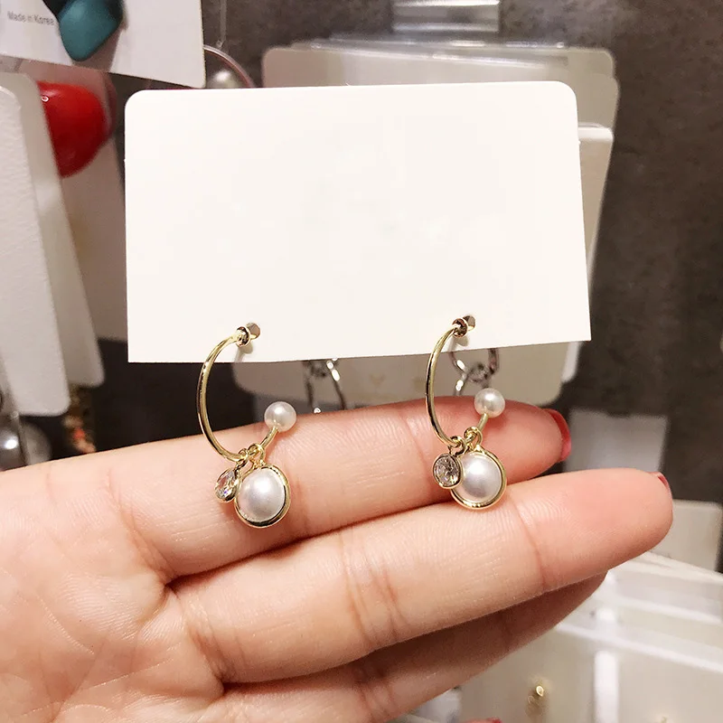 

2019 Korean Fashion Gold Color Vintage Circle Simulated Pearl Hoop Earrings for Women Elegant Zircon Jewelry Girl Party Gifts