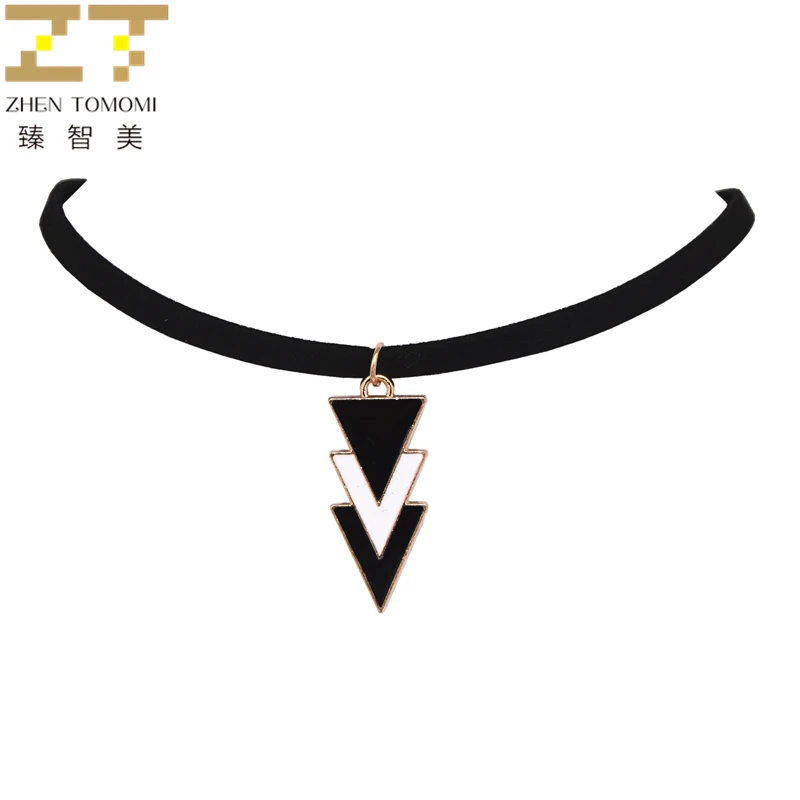 

2019 Fashion Collares Collier Three Layers Of Black White Triangles Pendants Velvet Leather Chokers Necklaces For Women Jewelry