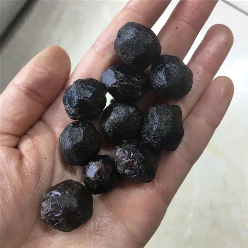 

10pcs guardian stone natural red garnet reiki healing chakra energy crystals mineral raw gemstones as gifts for making jewelry