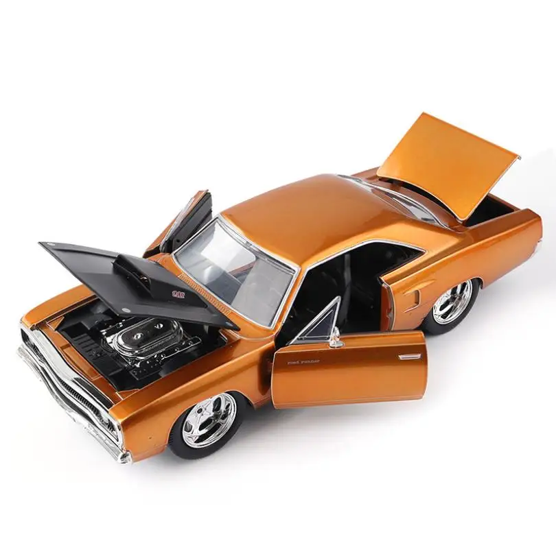 JADA Plymouth ROAD RUNNER 1:24 литая металлическая модель автомобиля зарядное устройство R/T