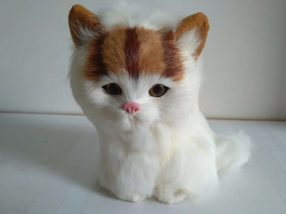

Модель кошки из полиэтилена и искусственной кожи, 12x9x15 см
