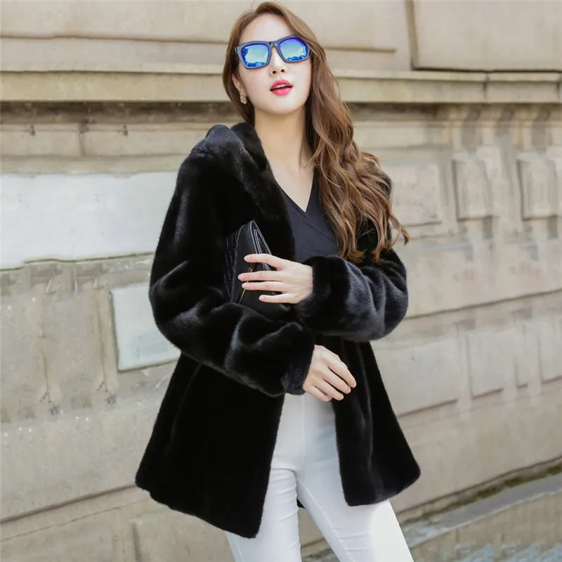 Пальто с мехом женское черное и белое плюс размер с длинным рукавом с капюшоном меховая куртка 2018 зима новая Корейская офисная шикарная