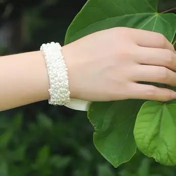 

Ivory Pearl Beaded Wedding Wrist Flowers Bridesmaid de Marriage Ribbon Crystal Corsages Wristband