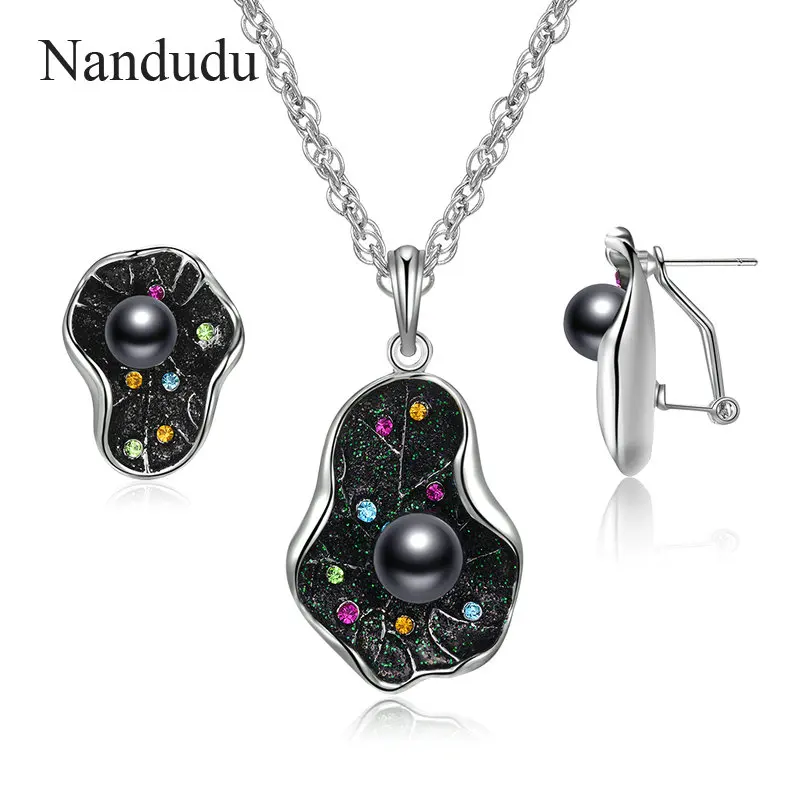 

Nandudu New Arrival Vintage Gray Pearl Earrings Necklace Jewelry Sets for Women Leaf Design Fashion Jewelry Accessories CN515