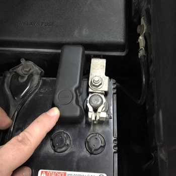 

Car Battery Anode Negative Electrode Pole Terminal Protection Cover Fit for Toyota Fortuner SW4 Innova Crysta Hilux 2015-2018