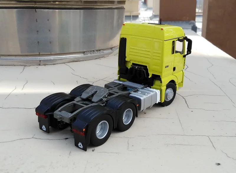 Изысканная модель из сплава 1:36 SinoTruk SITRAK C7H мужская литая игрушка для