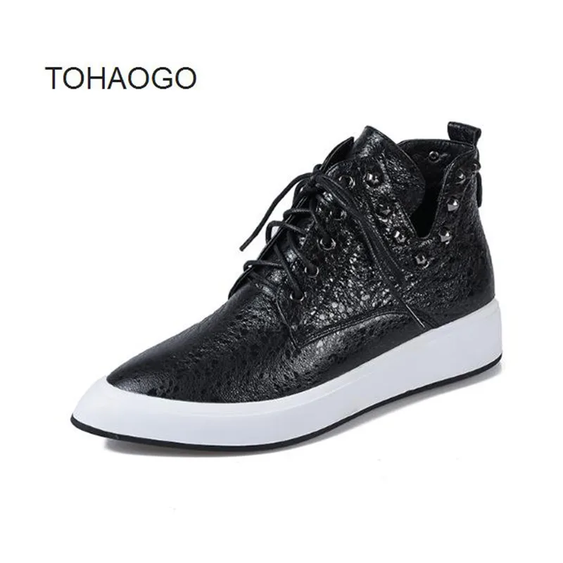 

Autumn and winter pointed head flat women's shoes black Genuine Leather Fashion rivet shoes casual High-top flat Ladies Shoes