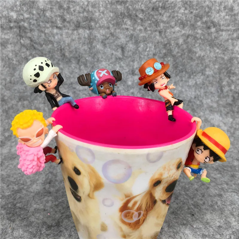 

5pcs/set Anime Cartoon One Piece Lufy Zoro Nami Chopper Sanji Kawai Cup ornament Elastic Tea Decoration Action figure Toy