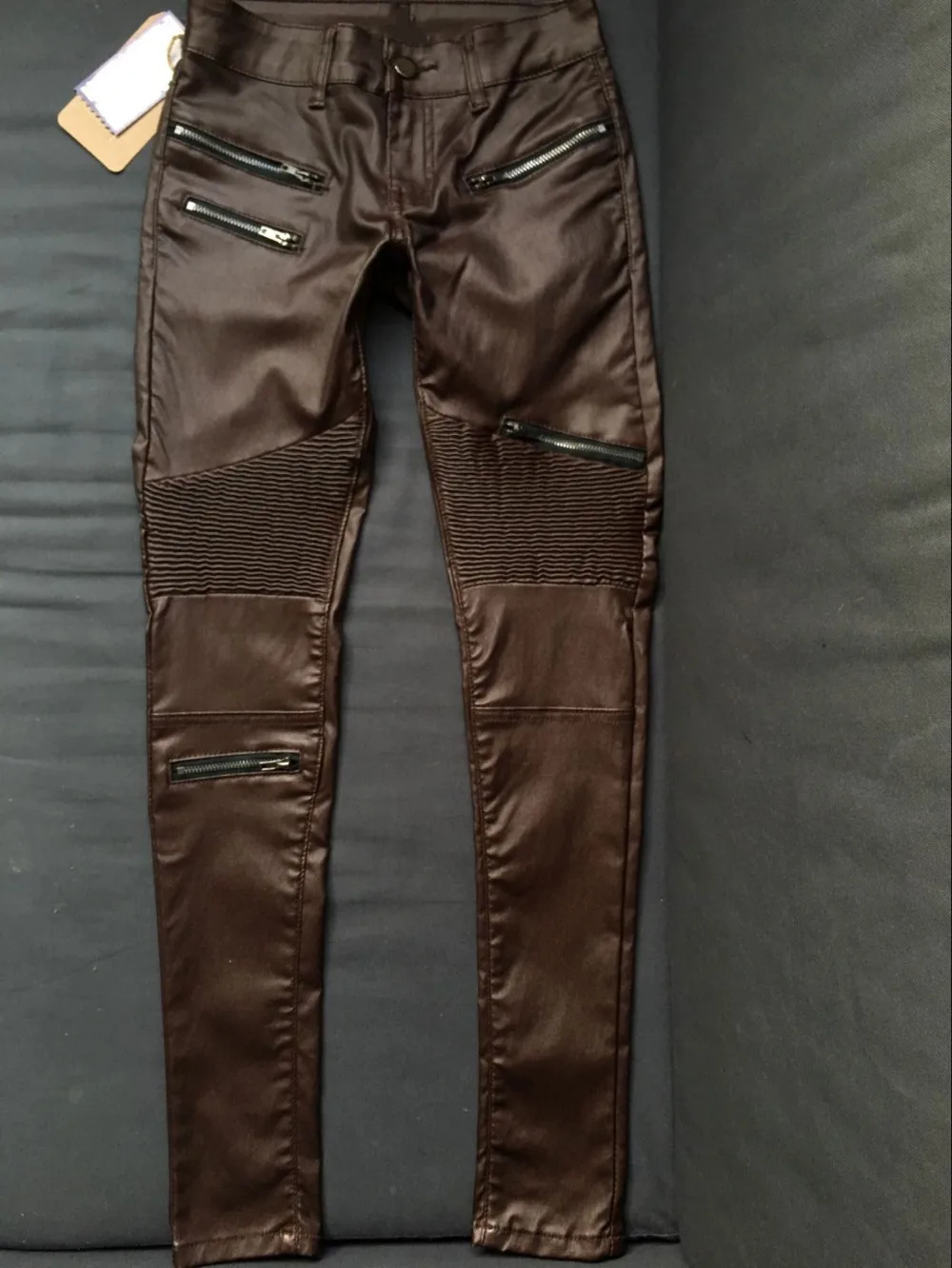 Для женщин коричневого цвета с покрытием джинсы скинни Стретч Брюки с низкой талией мотоциклетные байкерские джинсы Мульти молнией в стиле «панк» из искусственной кожи узкие брюки