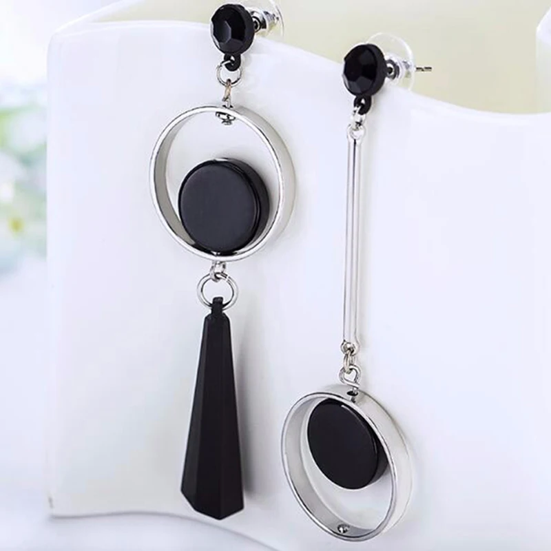 

2018 Korean Fashion Geometric Long Asymmetry Earring Rhinestone Circle Ear Stud New Alloy Big Earrings Bijoux Brincos