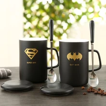 Hohe qualität Schwarz Becher mit deckel keramik-tasse kreative kaffeetasse frühstück milch becher deckel löffel Film charakter Logo 1 satz Copo
