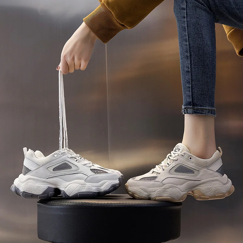 

2019 new Fashion wild casual shoes New plus velvet old shoes women Wild platform Women's shoes