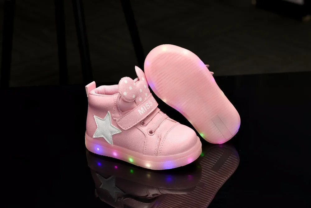 Crianças dos Desenhos Moda Bebê Meninos Meninas Luminosa Sapatos Esportivos Led Lumineus Tênis Animados Não-deslizamento Crianças Casuais Brilhante Estrela 24 Mamãe e Bebê