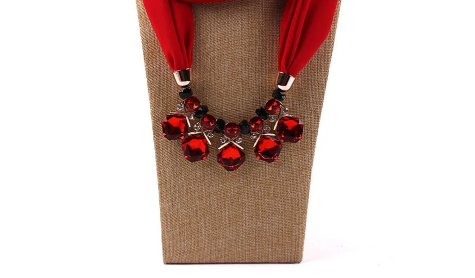 pendant-scarf_40