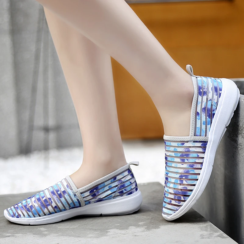 

2019 Fashion White Black Gray Blue Women Sneakers Flying WeavingTennis Trainer Ladies Casual Shoes Size 35-42 W057