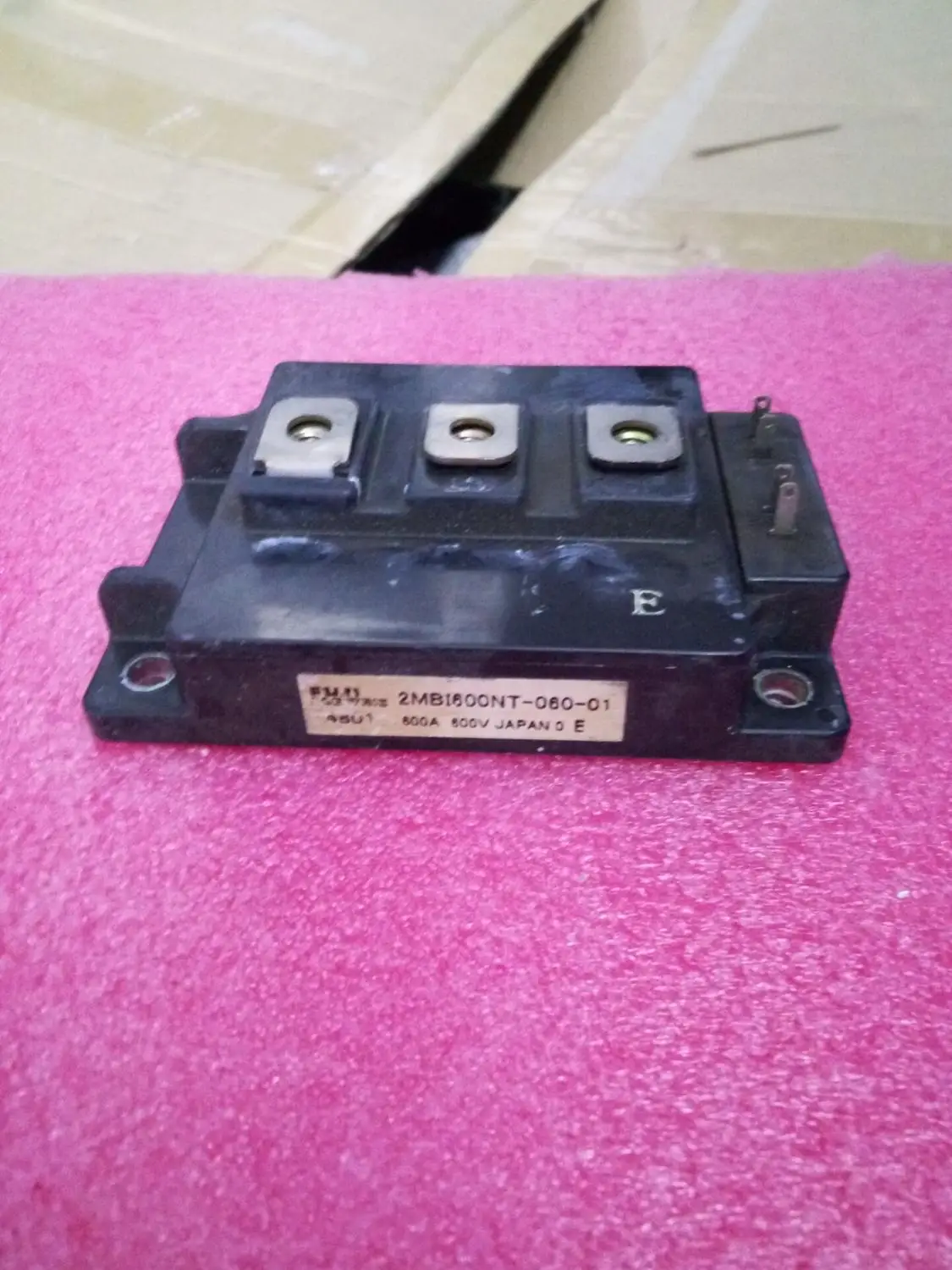 

Freeshipping New 2MBI600NT-060 Power module IGBT