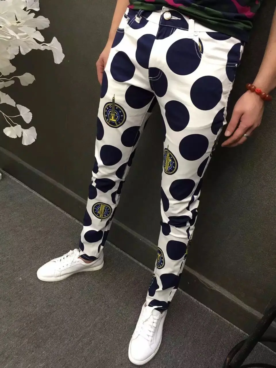 28-40 по европейскому стандарту! Мужская одежда, весенние джинсы с цветочным принтом, мужские брюки, тонкие эластичные тонкие мужские длинные брюки в горошек, костюмы певицы