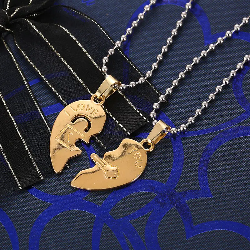 

2019 New Fashion Couple Necklace for Women and Men Two Pieces of Gold Heart Stitching Pendant Necklace Gifts for Lovers 2Pcs/set
