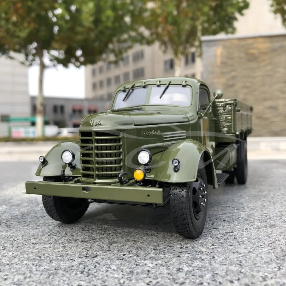 Модель литая автомобиля Jiefang CA10B Truck Century Dragon 1:24 (зеленый) + небольшой