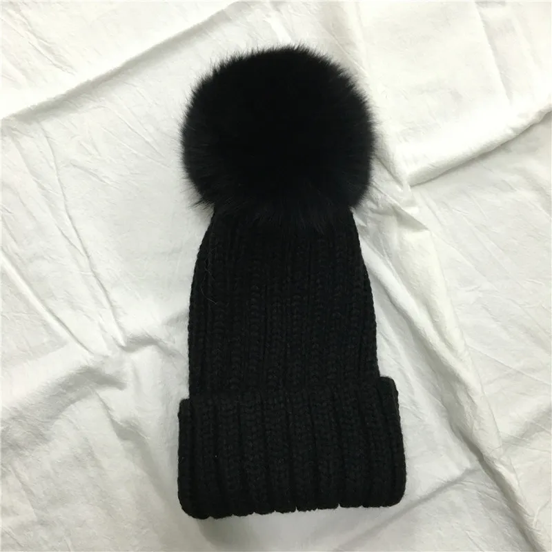 Зимняя вязаная шапка из натурального меха енота с помпонами для женщин и девочек, вязаная шапка, теплая шерстяная женская шапка skullies Beanies, 12 цветов - Цвет: Черный