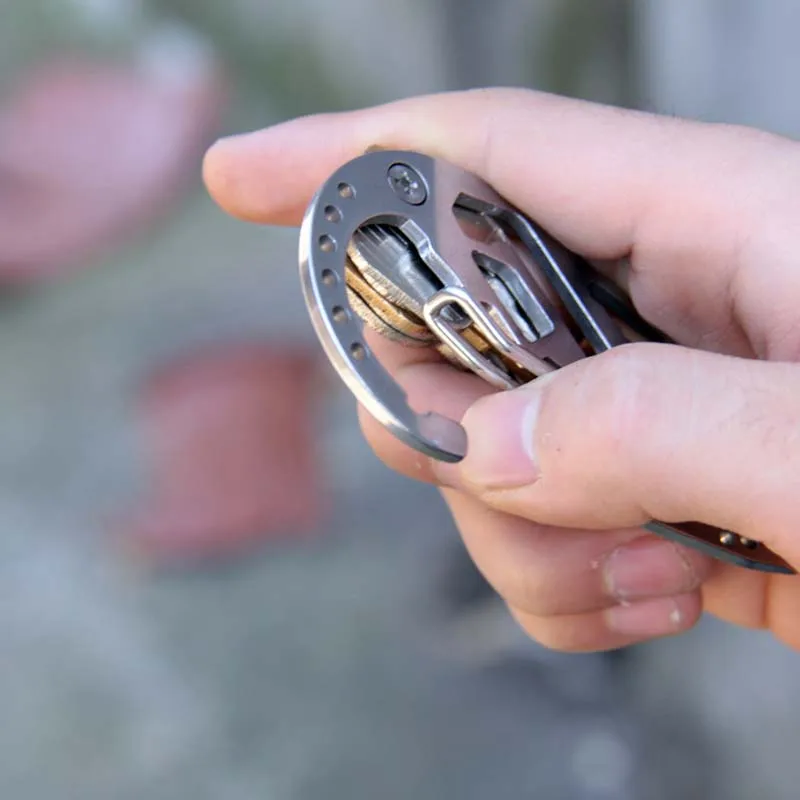 EDC Многофункциональный брелок для ключей для выживания на открытом воздухе Тактический карманный инструмент из нержавеющей стали карабин зажим инструмент открывалка для бутылок гаечный ключ Винт