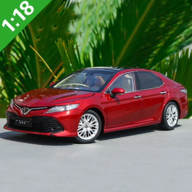 

1/18 Toyota Camry 2018 8th Generation Diecast Alloy Car Model Toys For Kids Gifts Collection Black White Red Free Shipping
