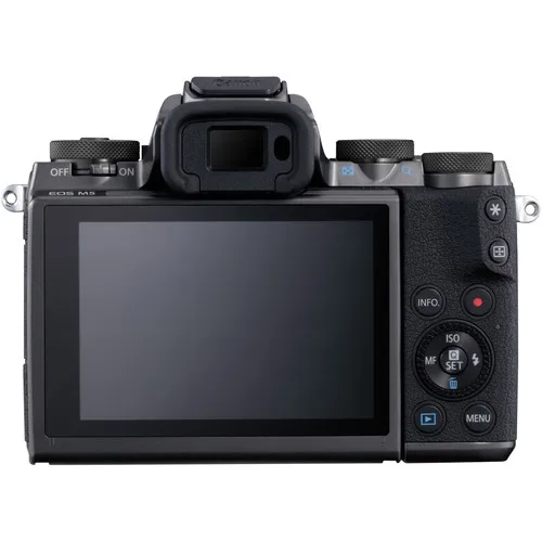 Беззеркальная цифровая камера Canon M5 с объективом 15-45 мм