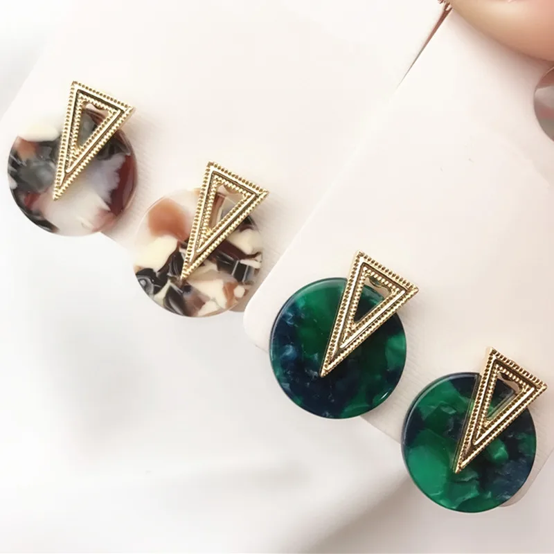 

UJBOX 2019 Fashion Metal Triangle Acetate Earrings Stud Women Cute Small Wedding Party Earrings Factory Wholesale