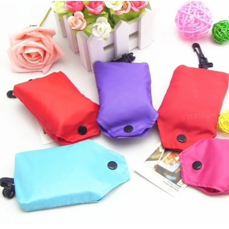 

1PC Reusable Foldable Shopping Bag Portable Handbag Shopping Bag Travel Bag with Hoop Key Ring Clip Random Color