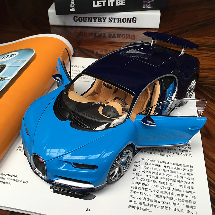 1/18 Bugatti погружной суперкар литой металлический Настольный дисплей Коллекционная модель - Цвет: B