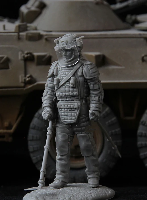 Неокрашенный набор 1/35 Современная подставка для российских разведчиков