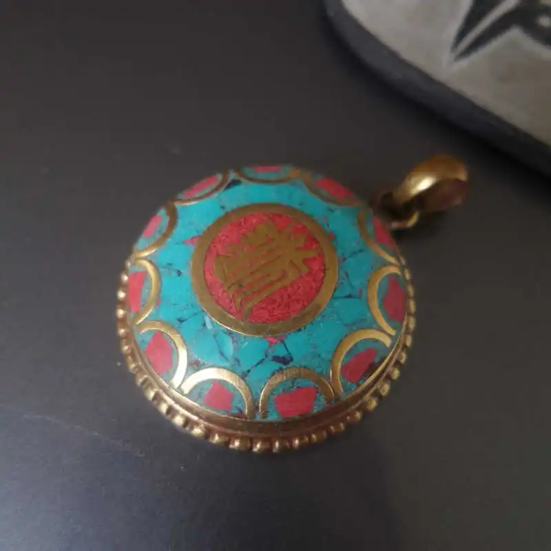 

TBP184 Tibetan Six Words Mantras Amulet Pendant Brass inlay Colorful Stone