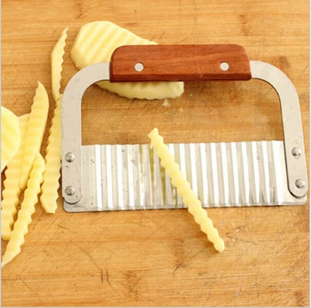 

Hardwood Handle Crinkle Cutter Wax Vegetable Soap Wavy Cutter Stainless Steel Potato Chip Dough Carrot Crinkle Wavy Slicer