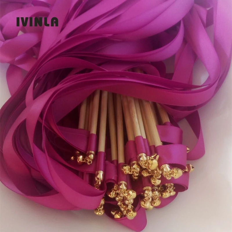 Più Nuovo 50 Pz/Lotto Fushia Nastro Nozze Stick Bacchetta Con Campane D'Oro Per La Decorazione Di Nozze